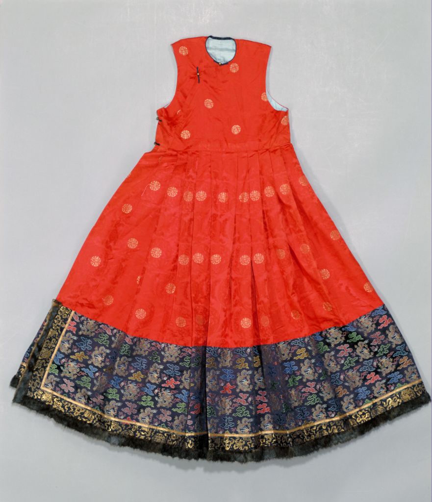 石青色寸蟒妆花缎袷朝裙